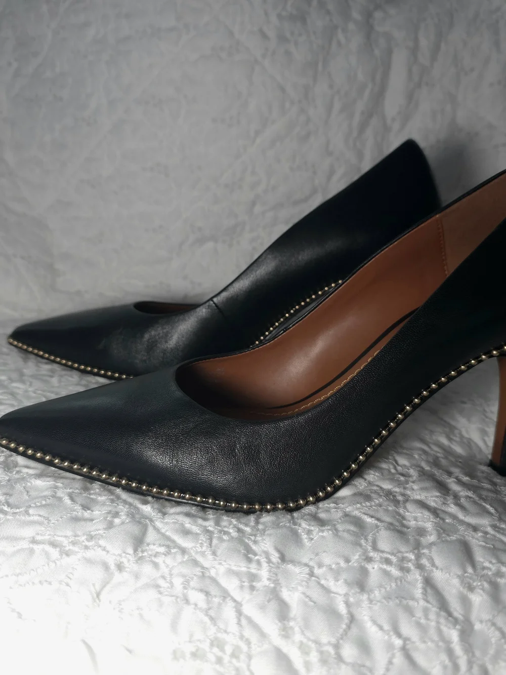 COACH Black Leather Studded Pointed Toe Pumps Heels Size 10 Gold Beads